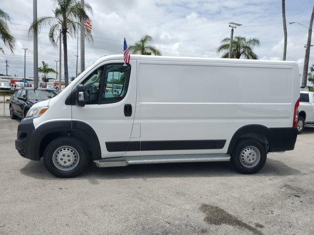 Used 2025 RAM ProMaster 2500 w/ U-Haul Equipment Group FWD image 4