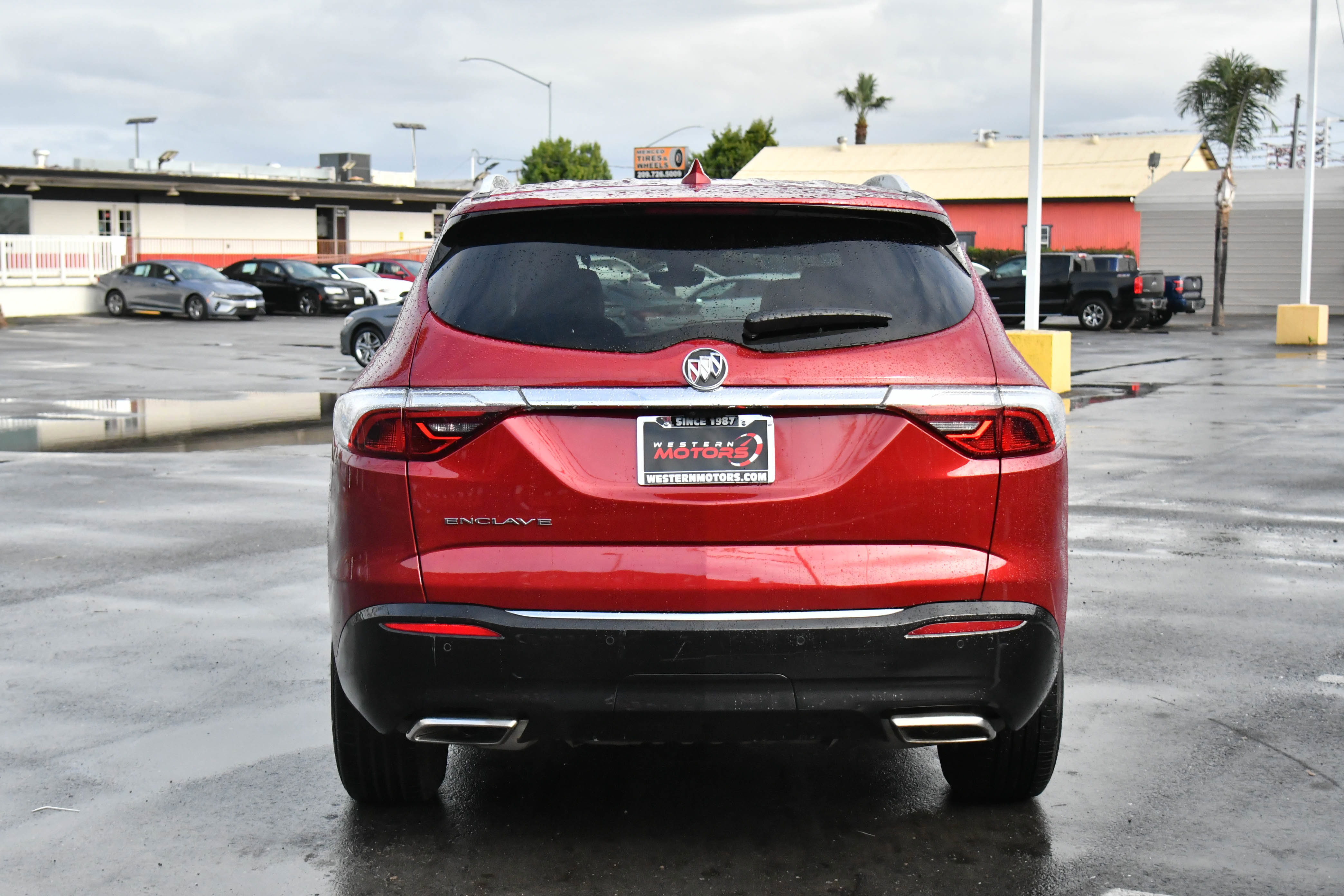 Used 2024 Buick Enclave Premium image 7