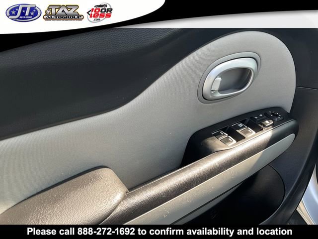 Used 2018 Kia Soul Base image 11