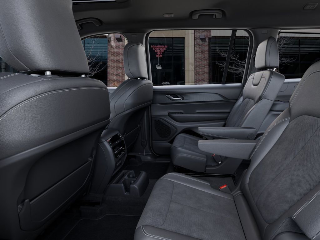 New 2025 Jeep Grand Cherokee L Altitude image 23