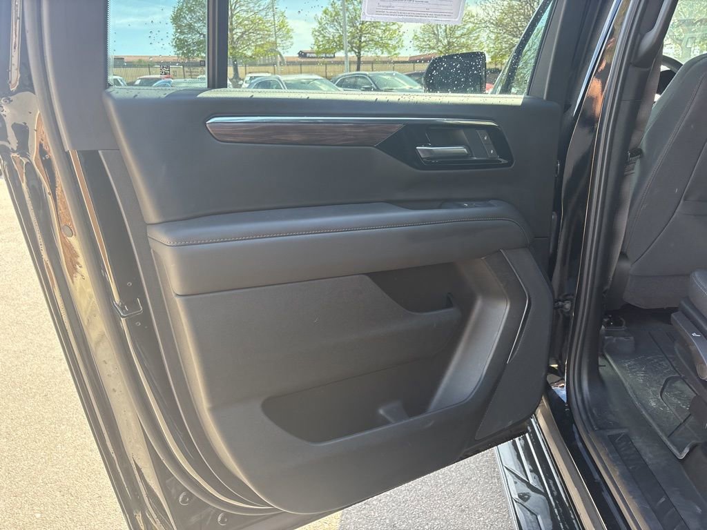 Used 2025 Chevrolet Suburban LS w/ Max Trailering Package AWD/4WD image 15