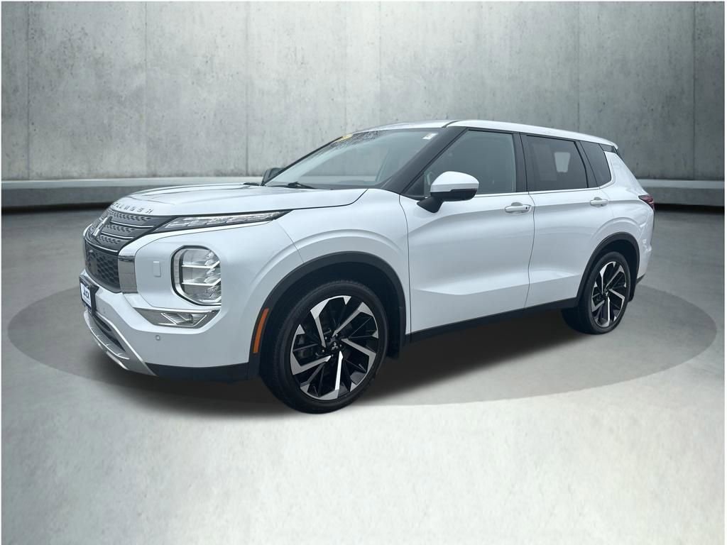 Used 2024 Mitsubishi Outlander SE Black Edition image 1