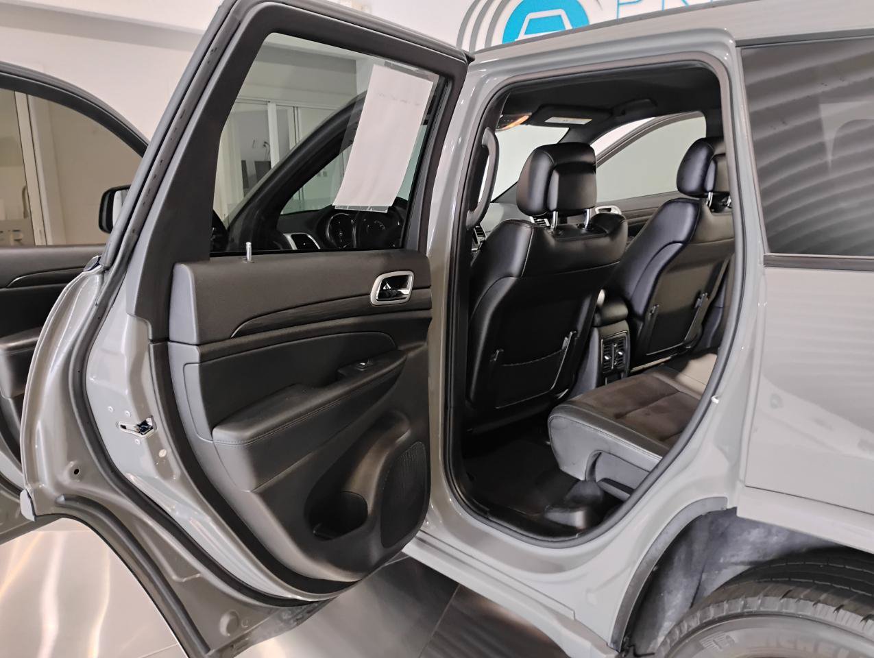 Used 2021 Jeep Grand Cherokee Laredo X RWD image 42