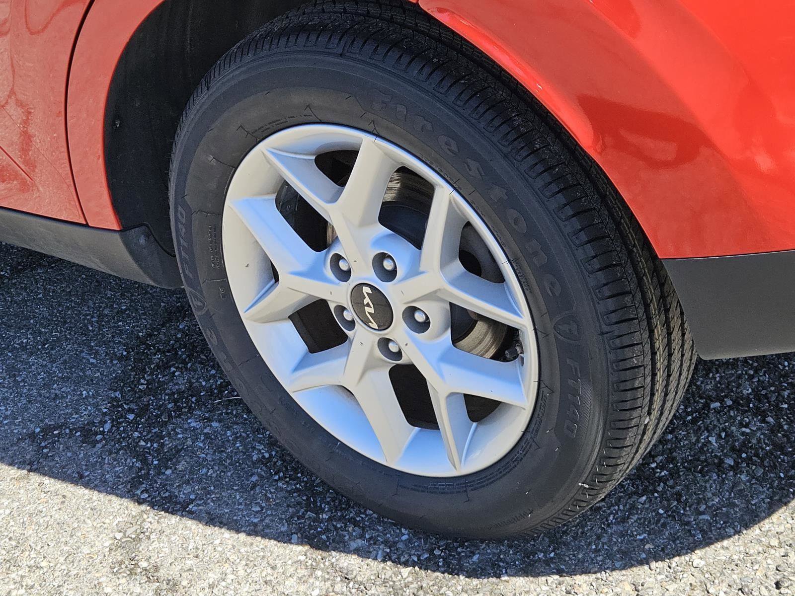 Used 2023 Kia Soul LX w/ LX Technology Package image 7