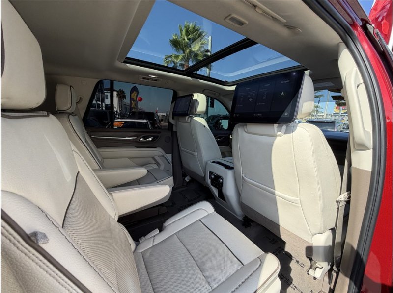 Used 2021 GMC Yukon Denali w/ Denali Premium Package AWD/4WD image 33