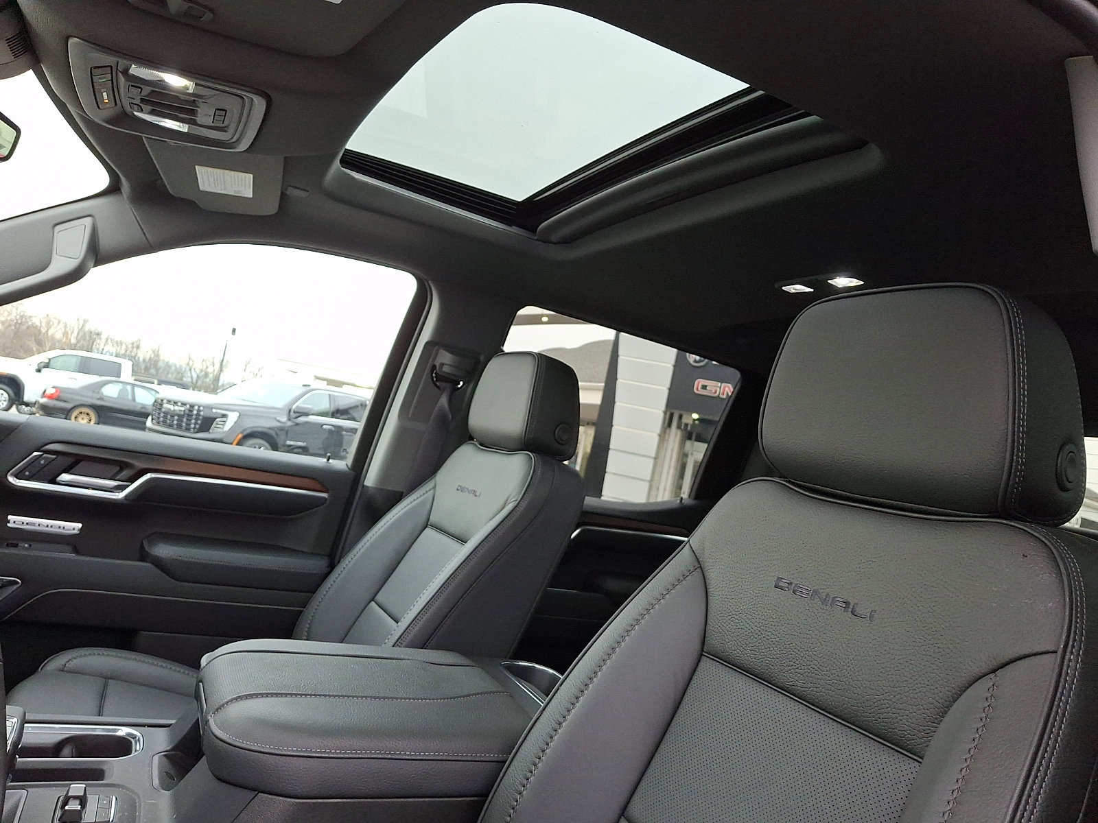 Used 2026 GMC Sierra 1500 Denali w/ Denali Reserve Package image 17