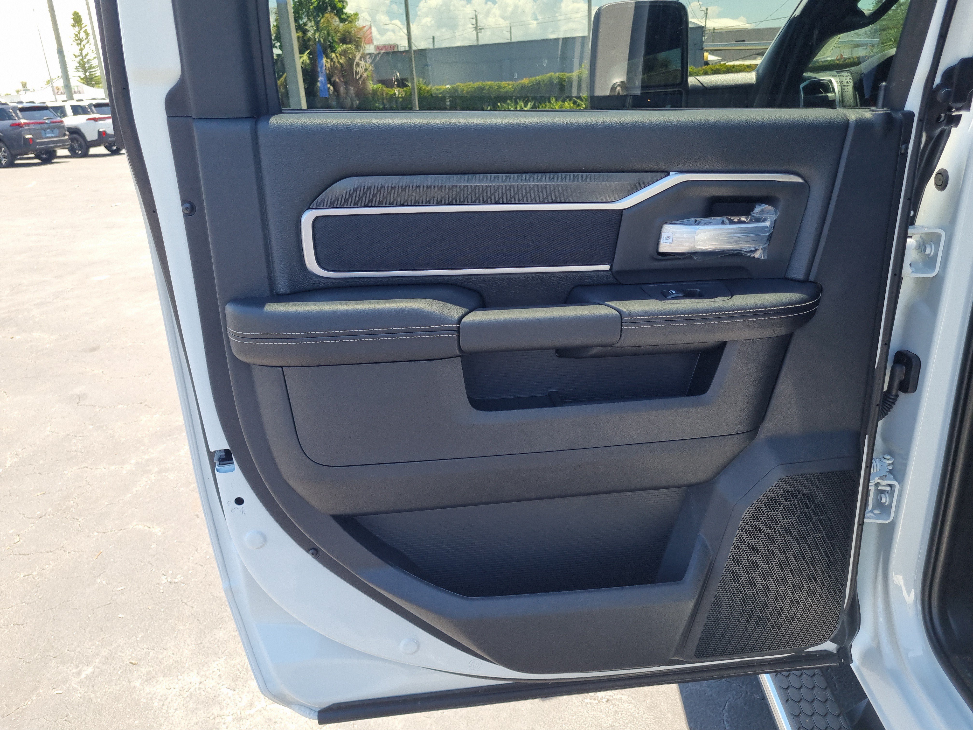 New 2026 RAM 3500 Big Horn AWD/4WD image 10