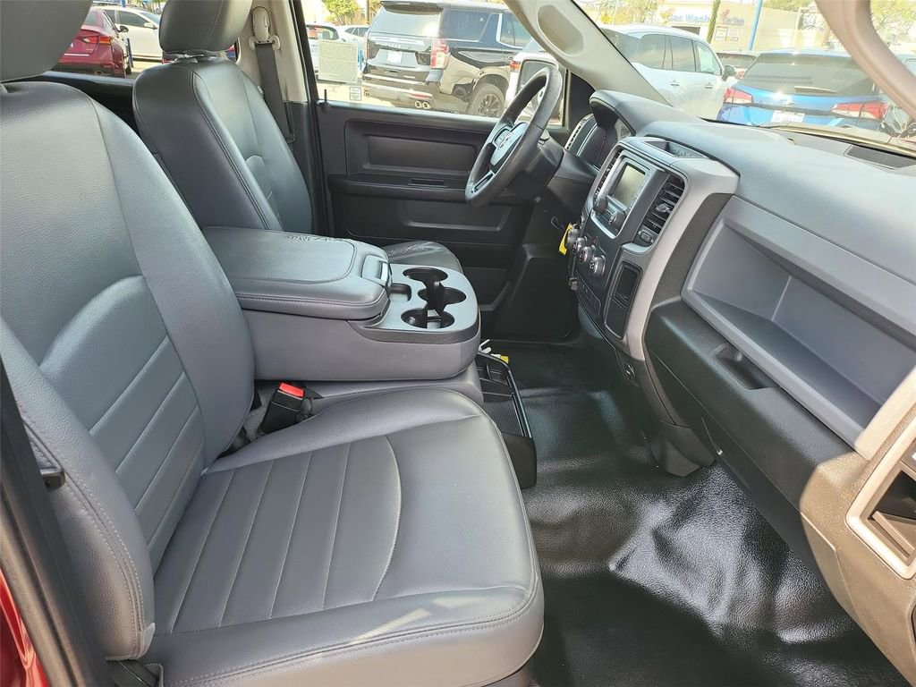 Used 2019 RAM 1500 Tradesman w/ Chrome Appearance Group RWD image 18