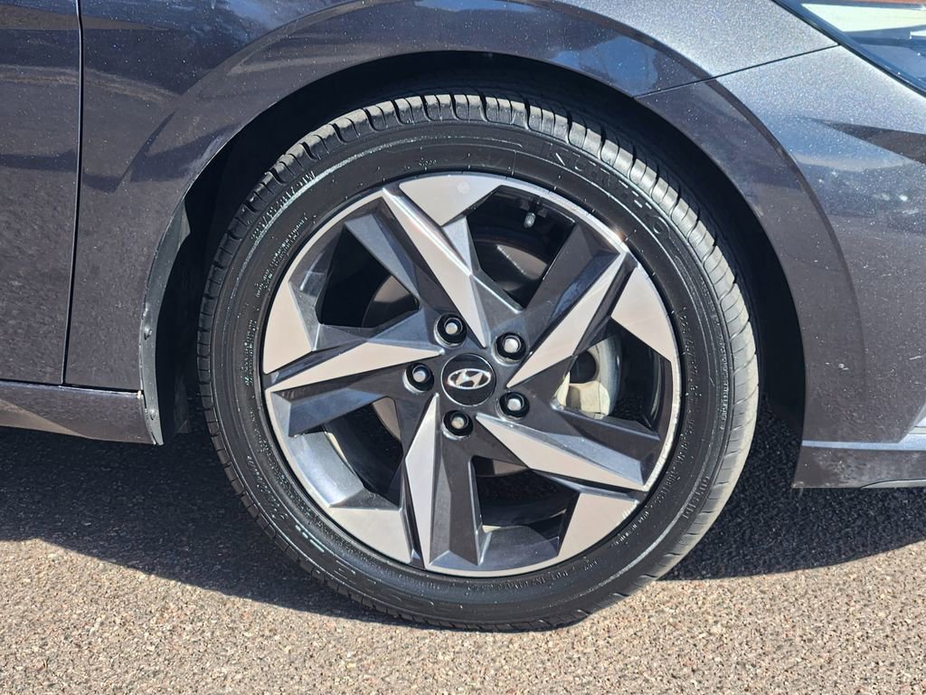 Used 2023 Hyundai Elantra SEL w/ Convenience Package image 29