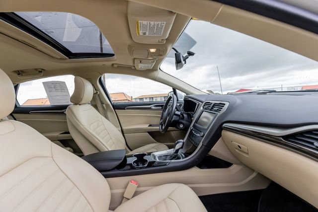 Used 2015 Ford Fusion SE w/ Equipment Group 502A FWD image 17