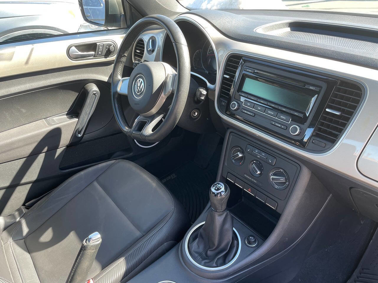 Used 2013 Volkswagen Beetle 2.5 image 11