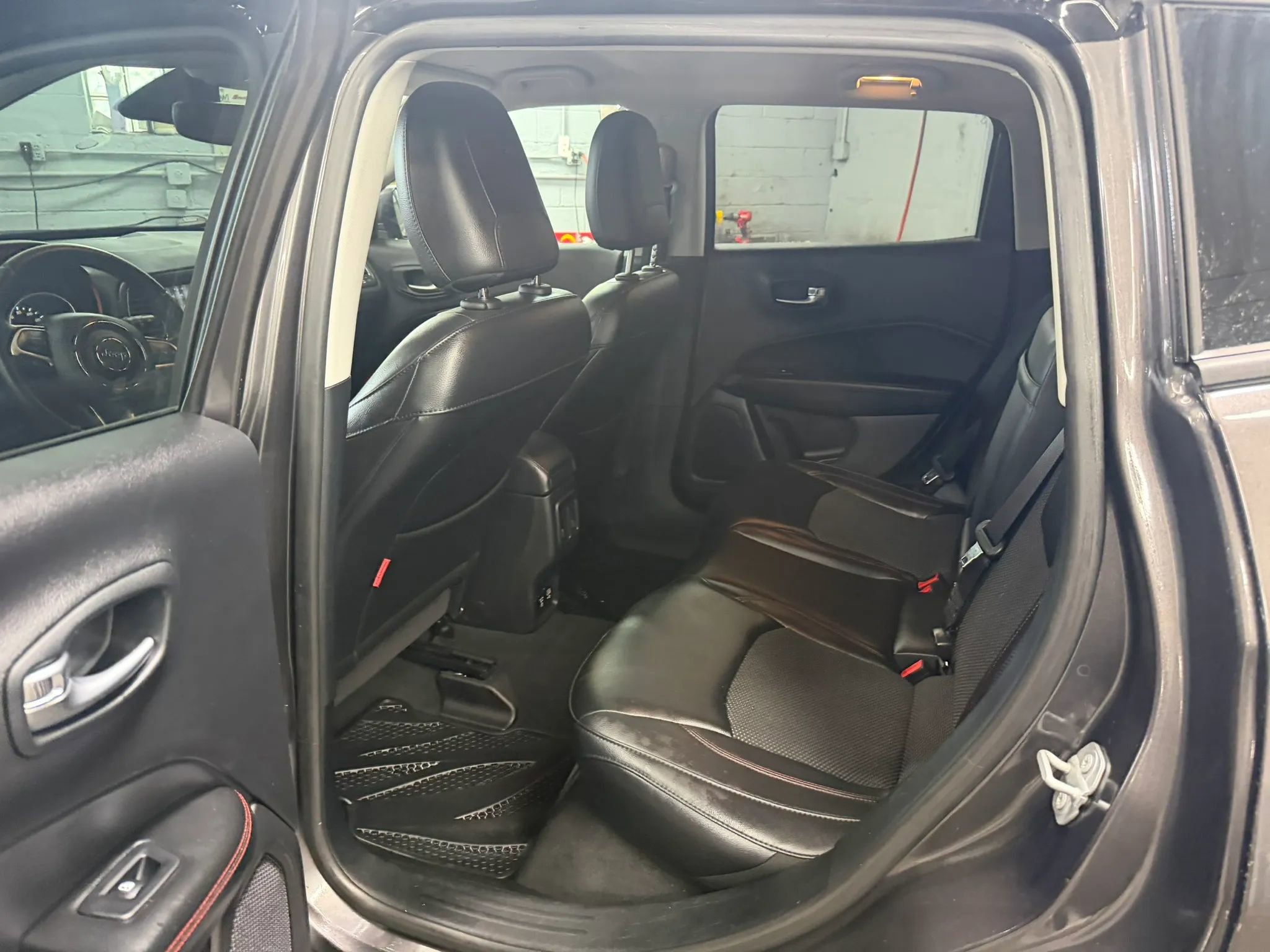 Used 2017 Jeep Compass Trailhawk w/ Leather Interior Group image 31