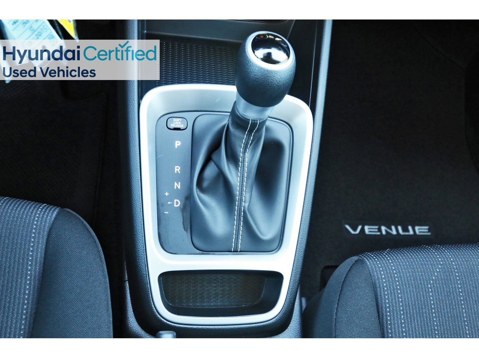 Certified 2025 Hyundai Venue SE image 27