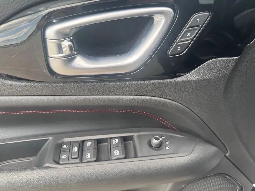 Used 2022 Jeep Compass Trailhawk w/ Trailhawk Elite Group AWD/4WD image 12