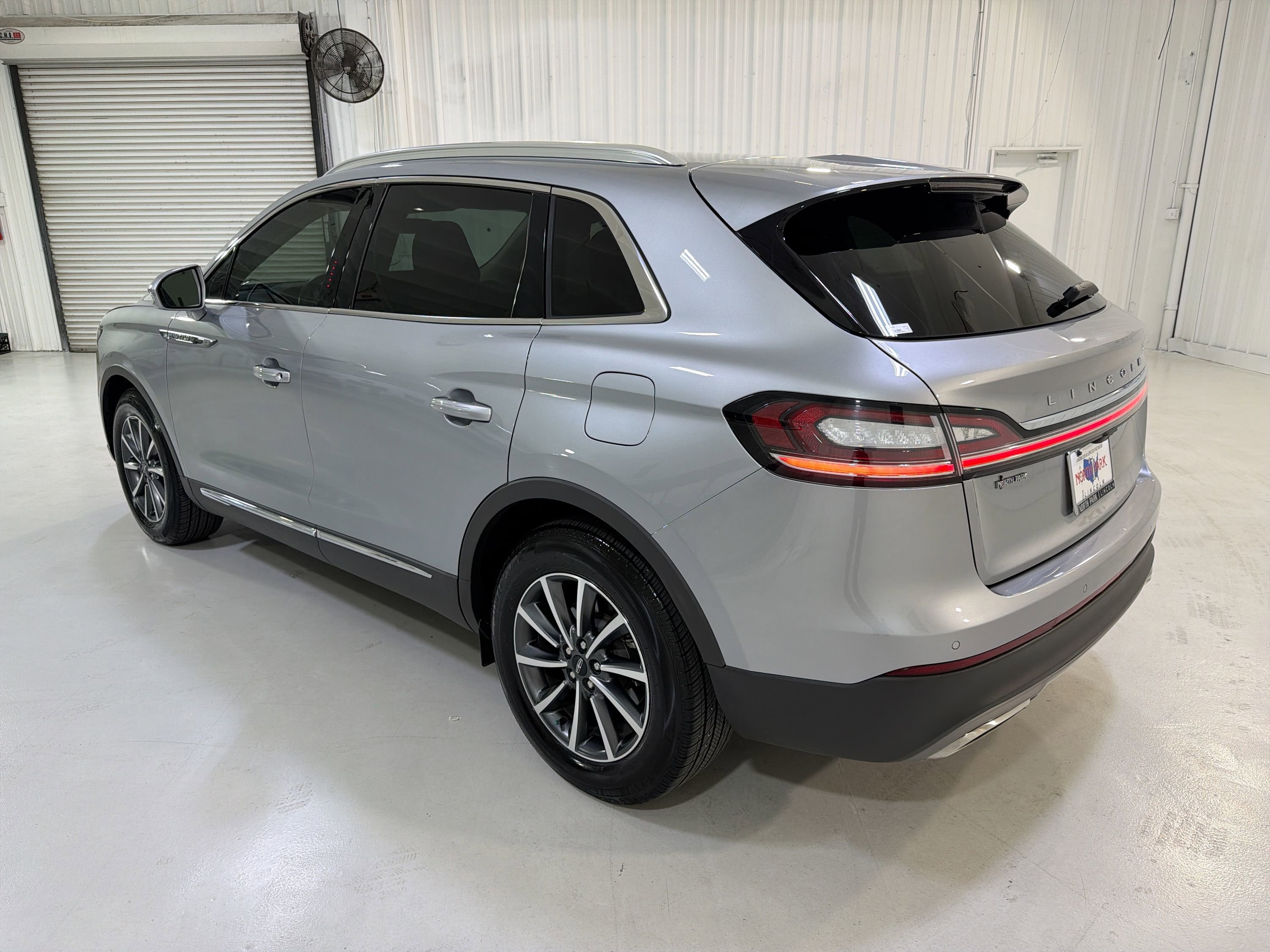 Used 2021 Lincoln Nautilus FWD image 24
