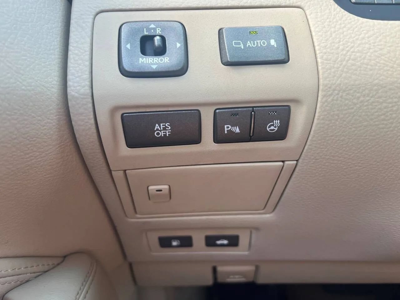 Used 2007 Lexus LS 460 L RWD image 18