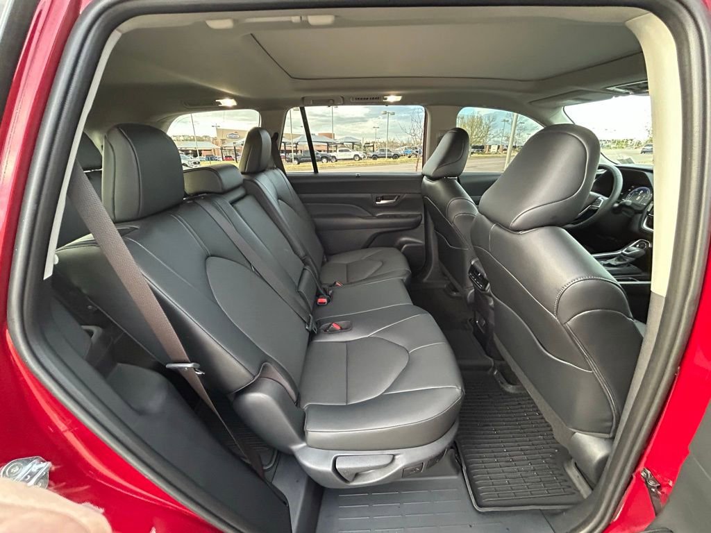 Used 2026 Toyota Grand Highlander XLE image 30
