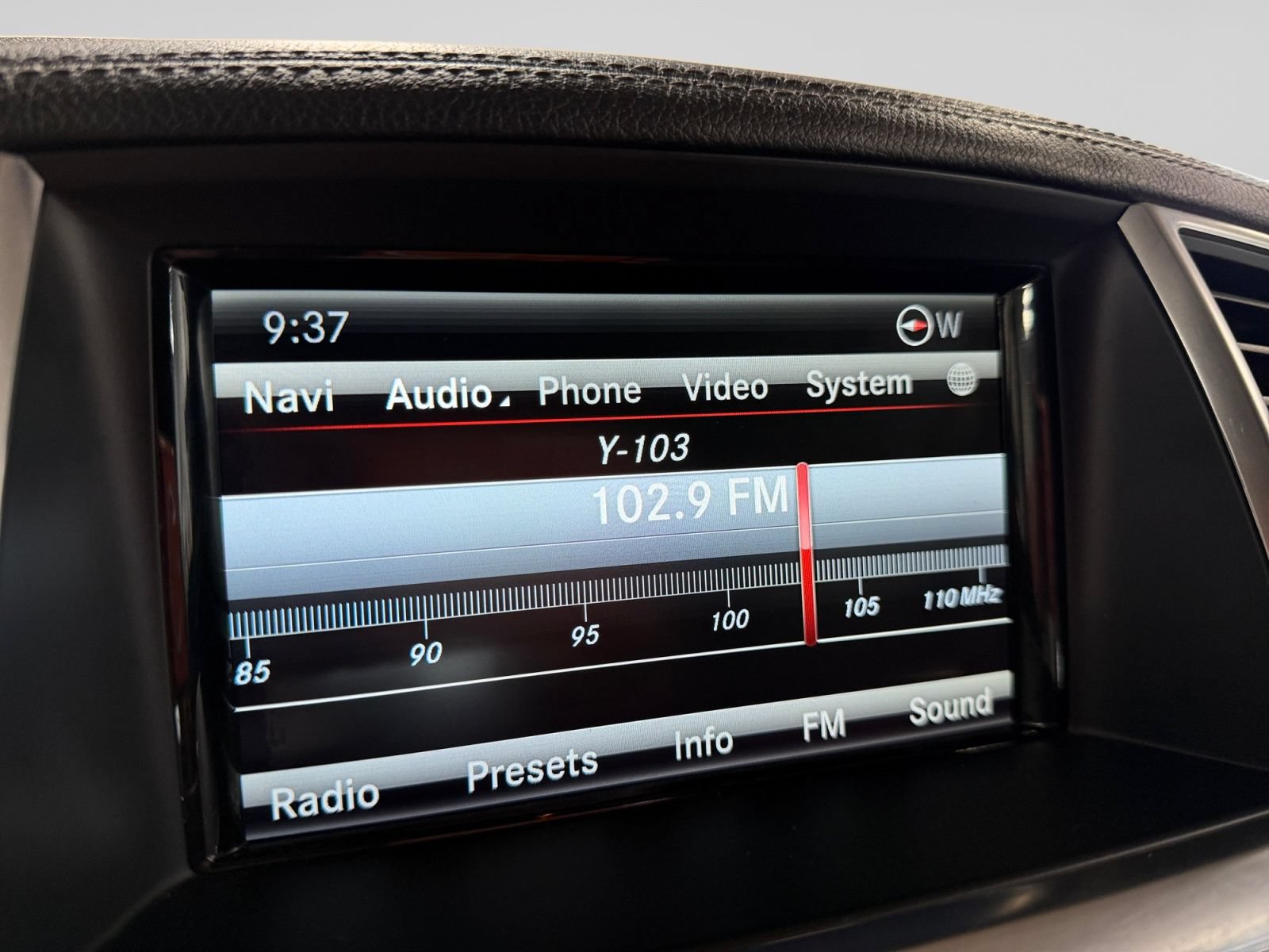 Used 2015 Mercedes-Benz GL 450 4MATIC w/ Parking Assist Package image 29