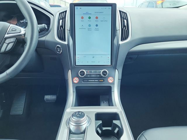Used 2024 Ford Edge SEL image 15