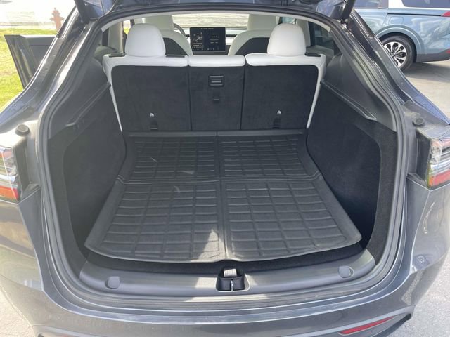 Used 2023 Tesla Model Y Long Range image 10