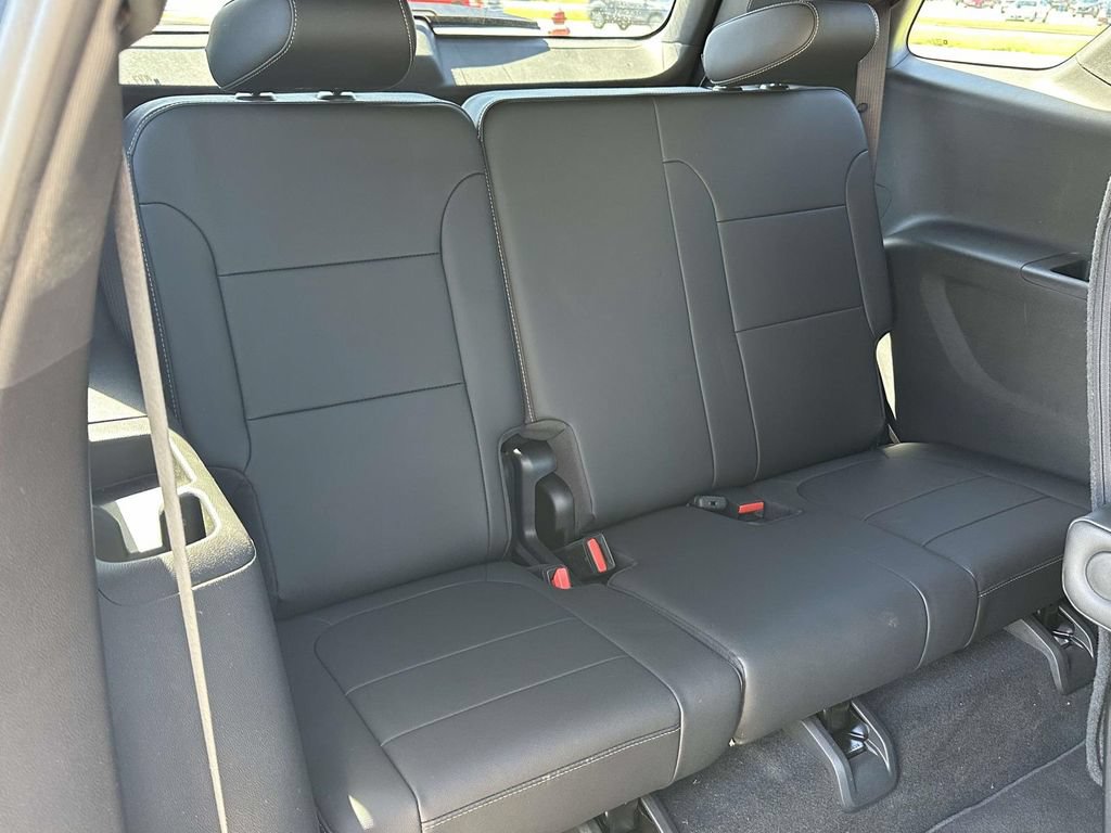 Used 2023 Chevrolet Traverse LT AWD/4WD image 12