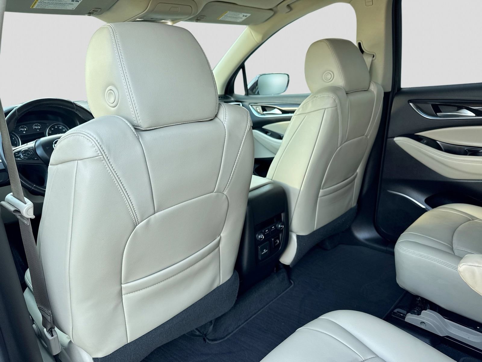 Used 2018 Buick Enclave Essence FWD image 19