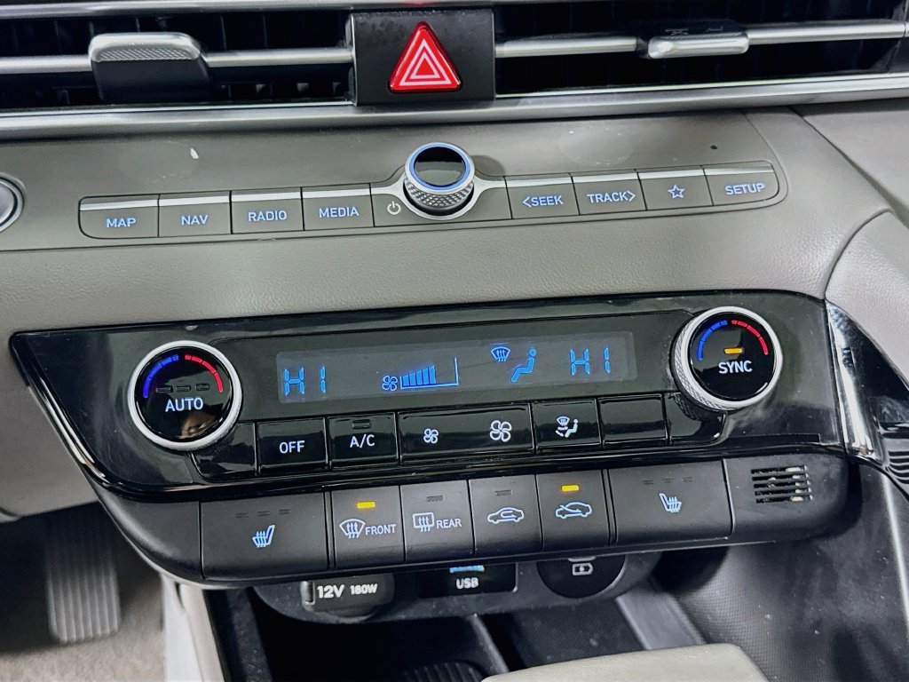 Used 2025 Hyundai Elantra SEL FWD image 17