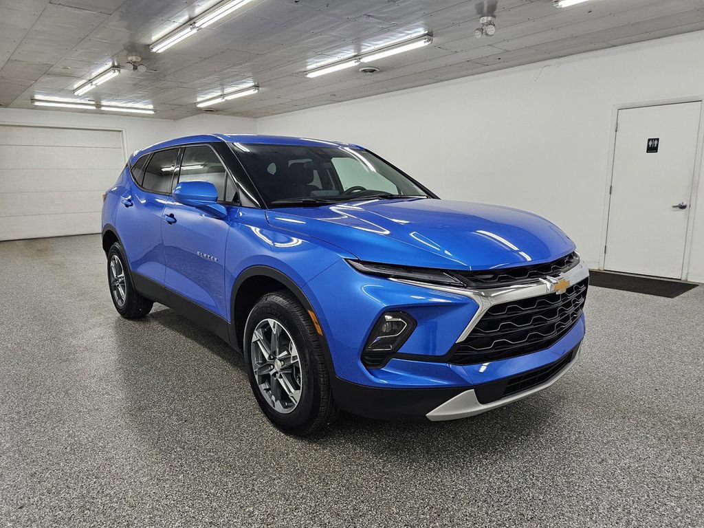 Used 2026 Chevrolet Blazer LT FWD image 3