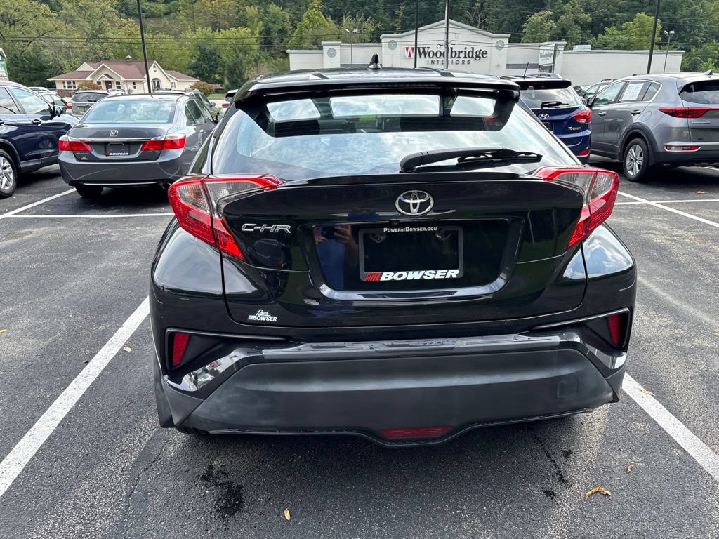 Used 2018 Toyota C-HR XLE FWD image 4