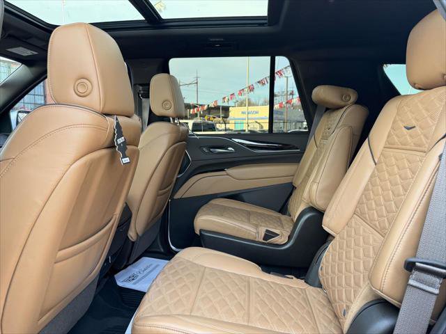Used 2021 Cadillac Escalade Sport w/ Driver Assist Tech Package AWD/4WD image 13