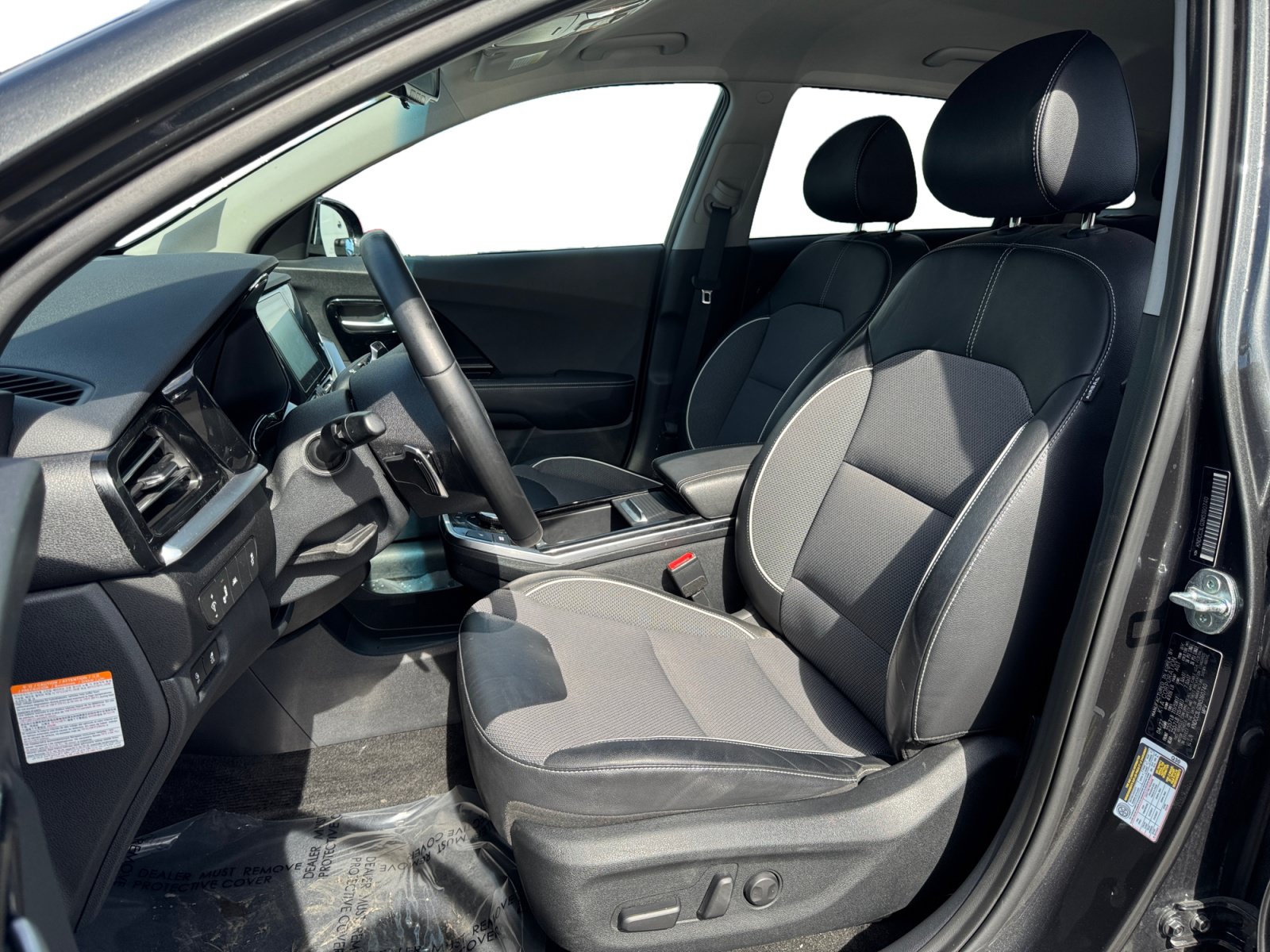 Used 2022 Kia Niro EX FWD image 9