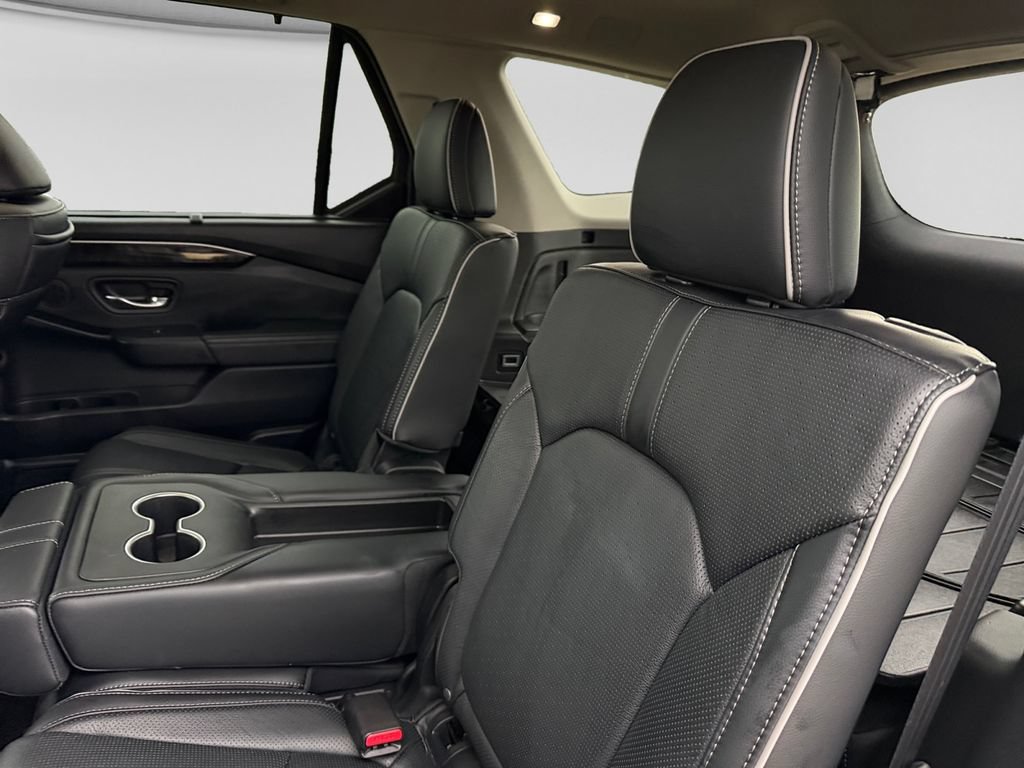Used 2025 Honda Pilot Elite image 38