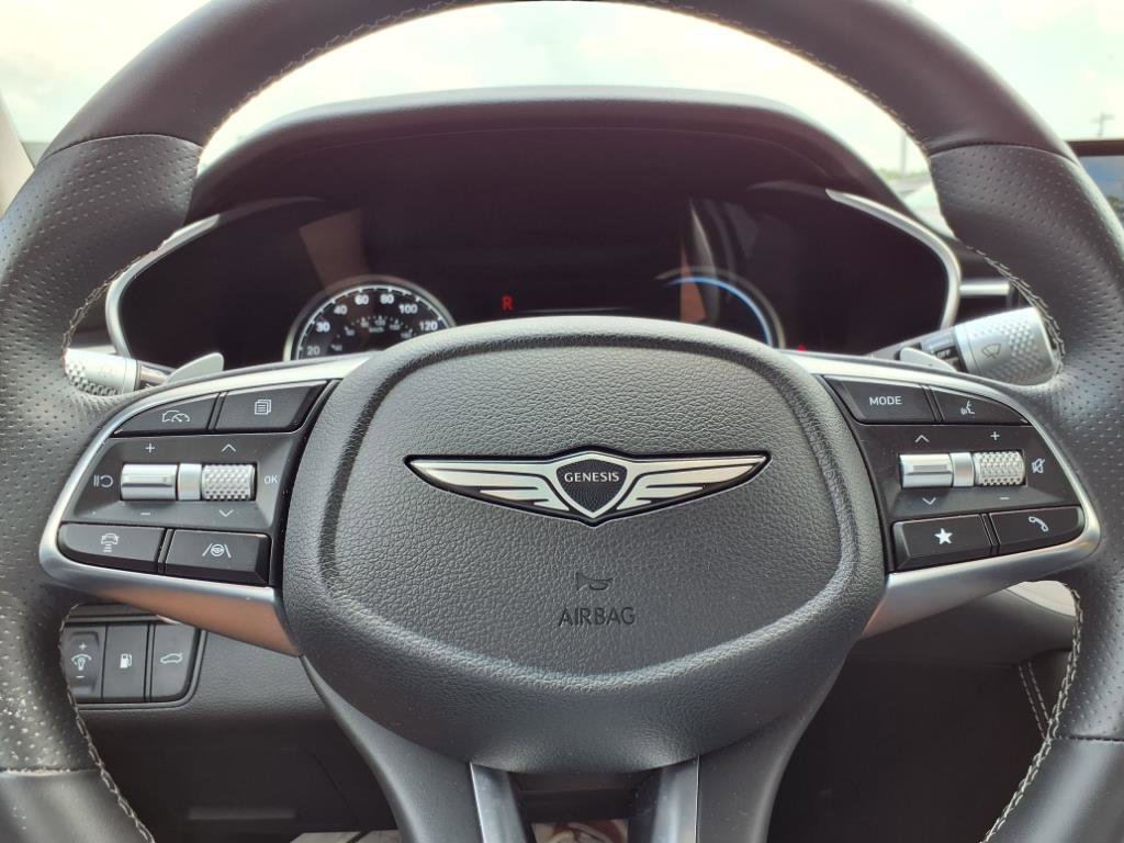 Used 2025 Genesis G70 2.5T image 24