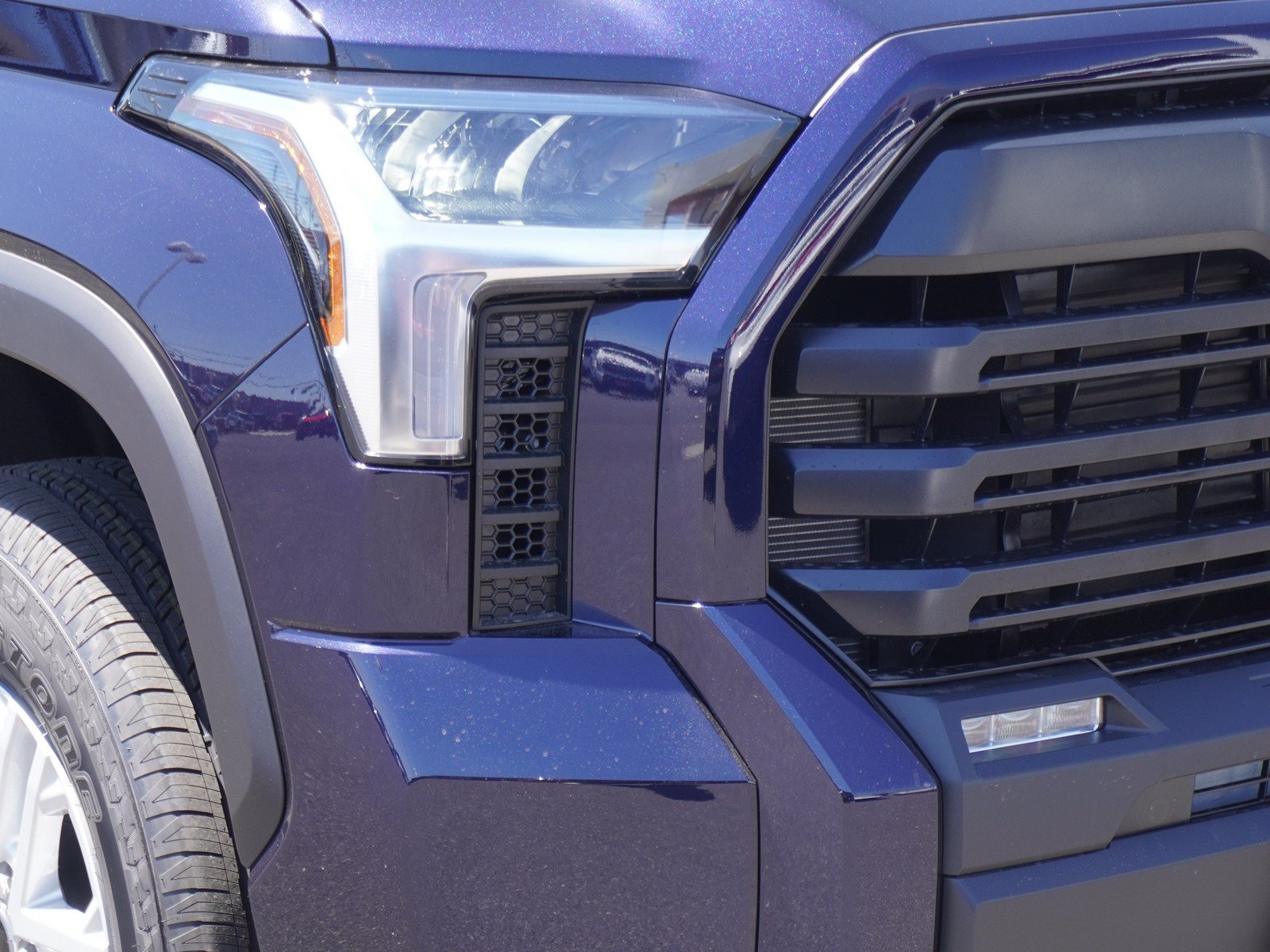 New 2026 Toyota Tundra SR5 AWD/4WD image 3