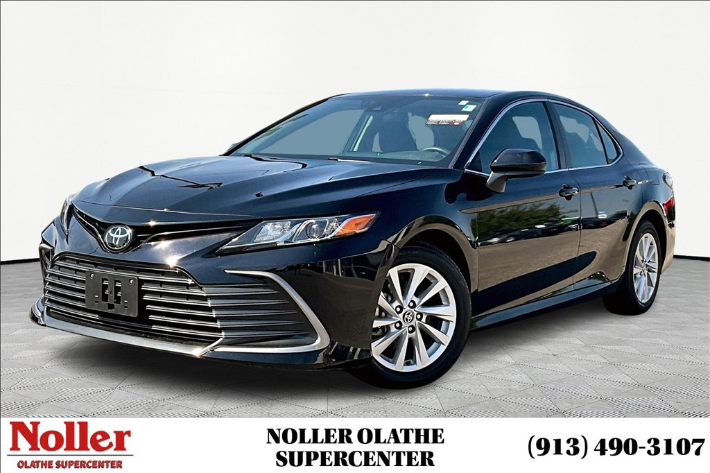 Used 2024 Toyota Camry LE image 1