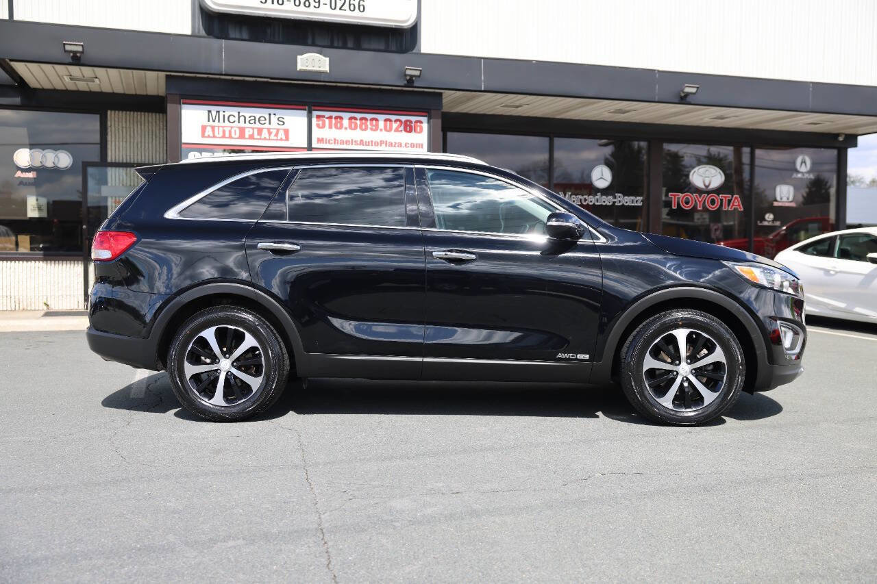 Used 2017 Kia Sorento EX AWD/4WD image 3