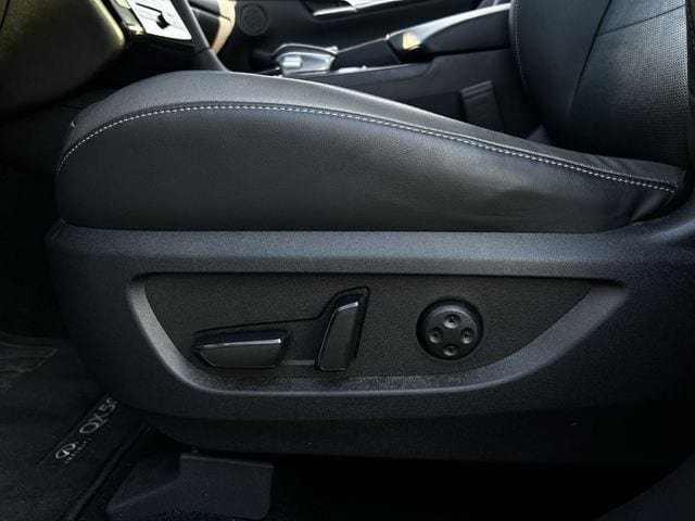 Used 2023 INFINITI QX50 Luxe FWD image 29