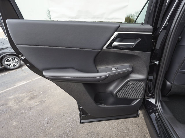 New 2026 Mitsubishi Outlander SE AWD/4WD image 12