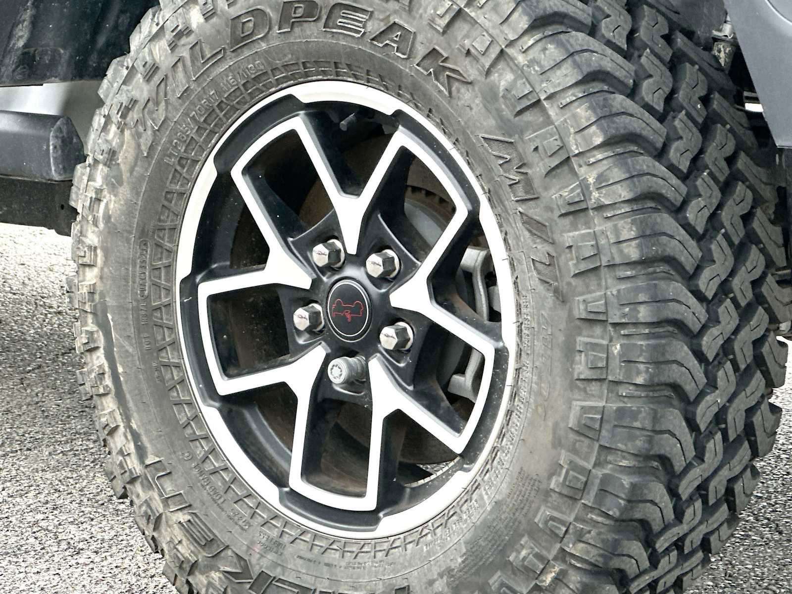 Used 2024 Jeep Gladiator Rubicon AWD/4WD image 11