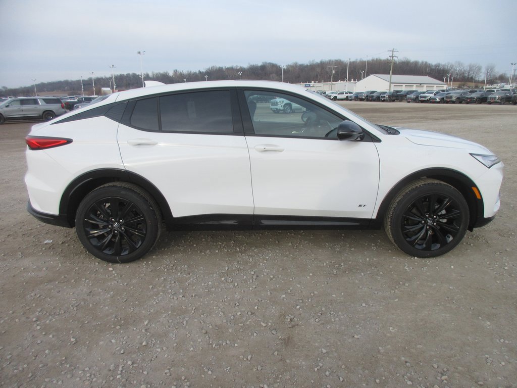 New 2026 Buick Envista Sport Touring image 3