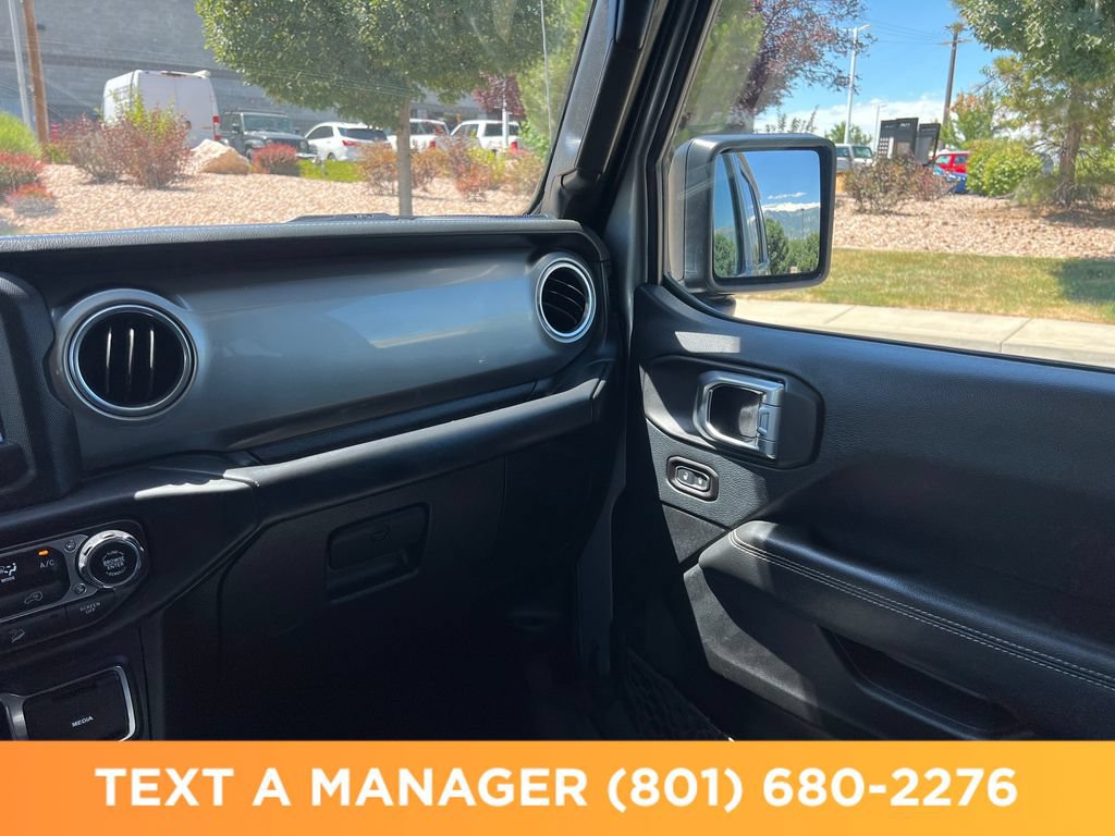 Used 2019 Jeep Wrangler Unlimited Sahara AWD/4WD image 29