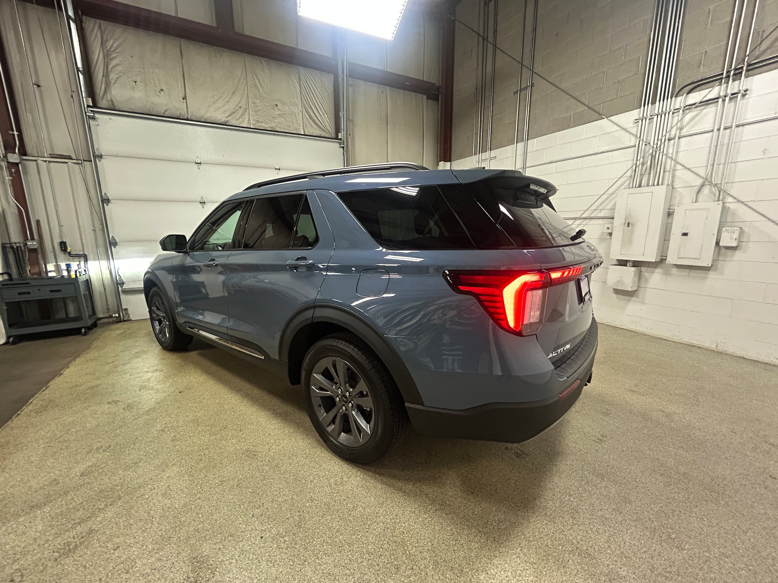 Used 2025 Ford Explorer Active w/ Active Comfort Package AWD/4WD image 7