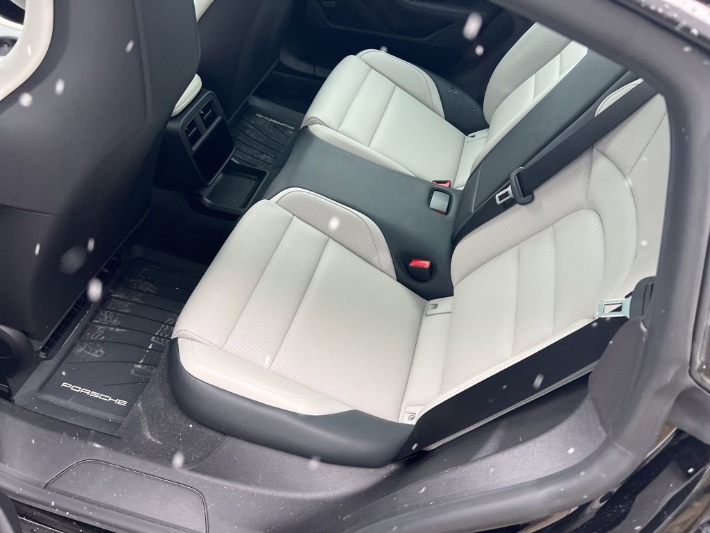 Used 2024 Porsche Taycan image 59