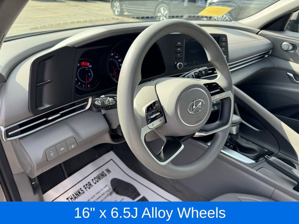 Used 2023 Hyundai Elantra SEL image 18