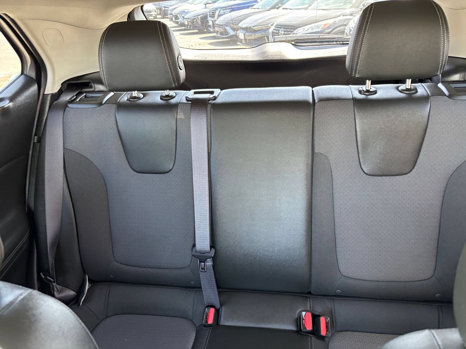 Used 2025 Buick Encore GX Preferred AWD/4WD image 43