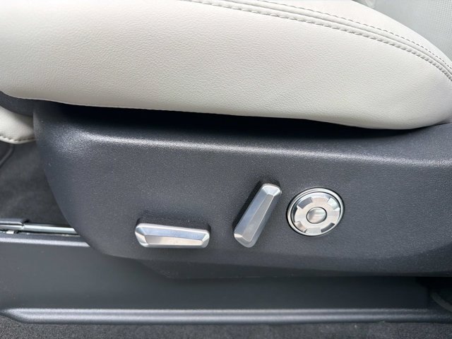 New 2026 Lincoln Navigator Reserve AWD/4WD image 12