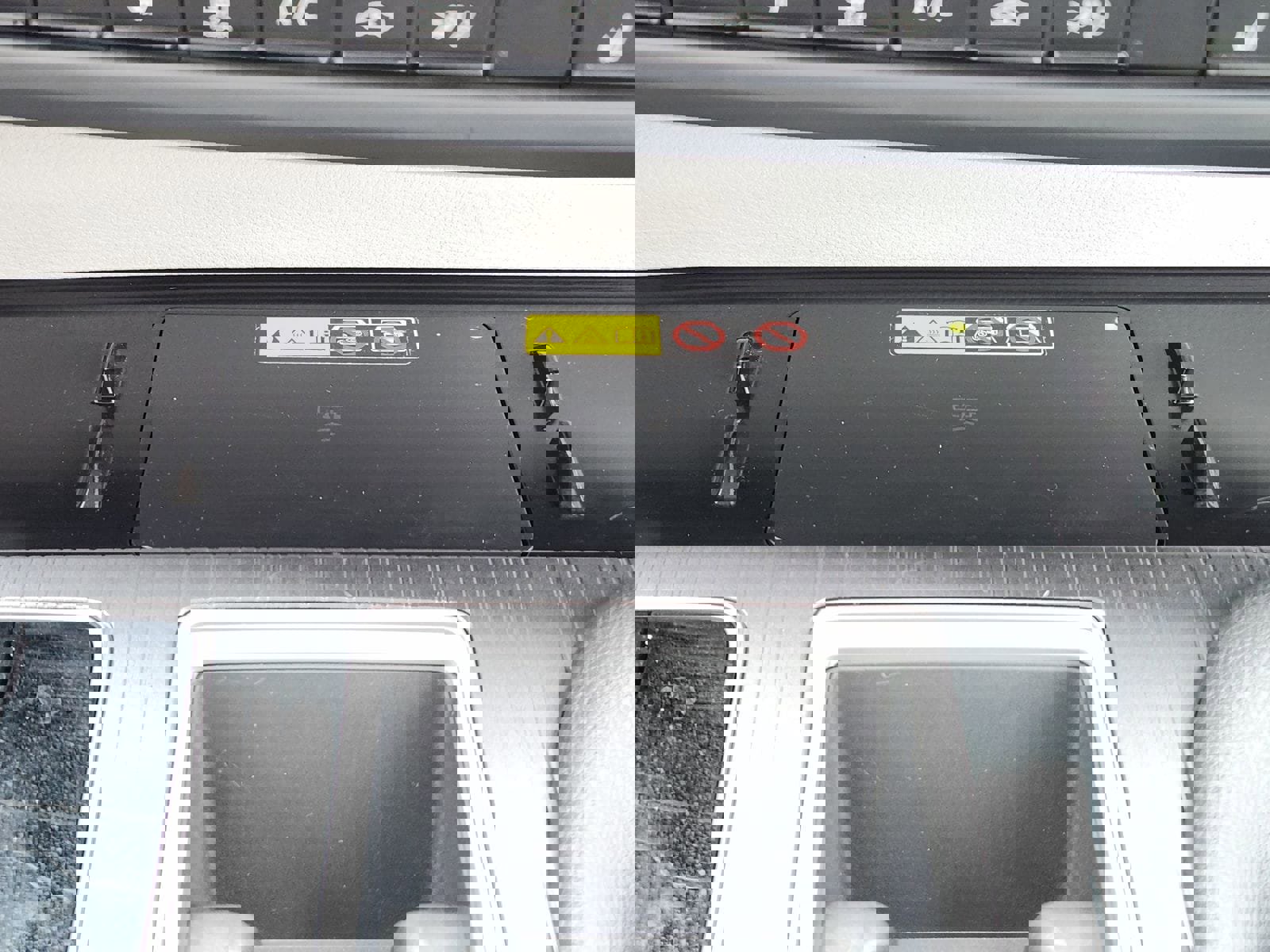 Used 2025 Toyota Sienna XLE image 29