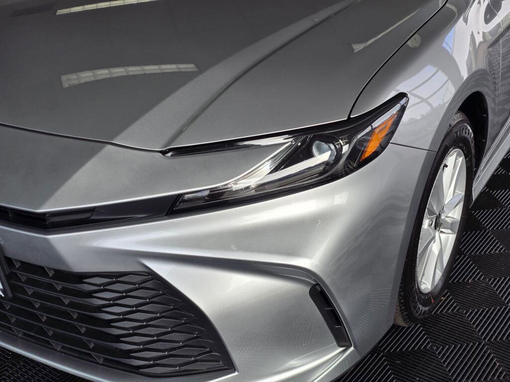 Used 2026 Toyota Camry LE image 10