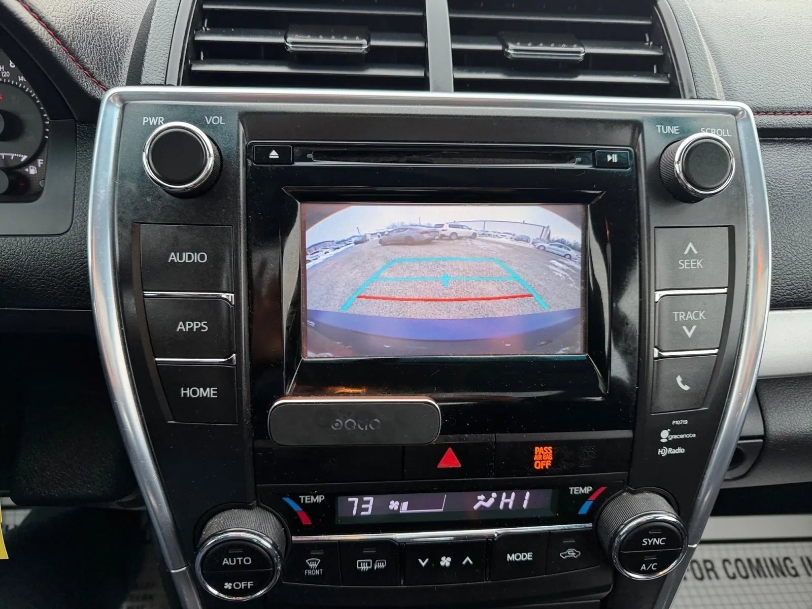 Used 2015 Toyota Camry XSE image 18