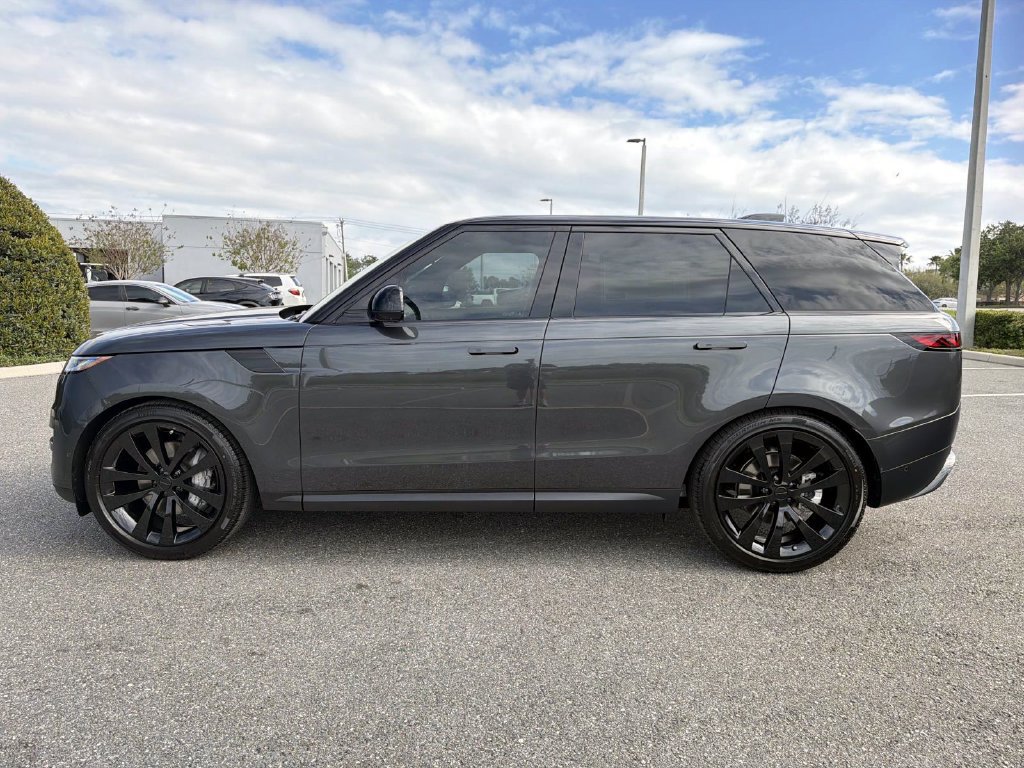 Used 2026 Land Rover Range Rover Sport SE AWD/4WD image 2